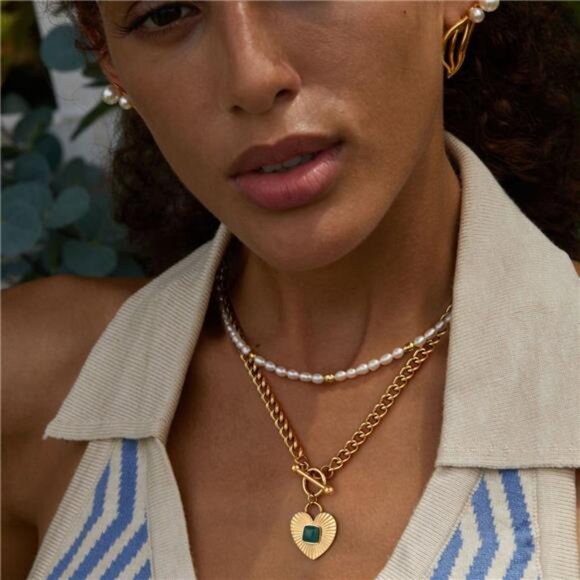 18K Gold Green Agate Heart Necklace | Chunky Sunburst Pendant - Picture 2 of 5